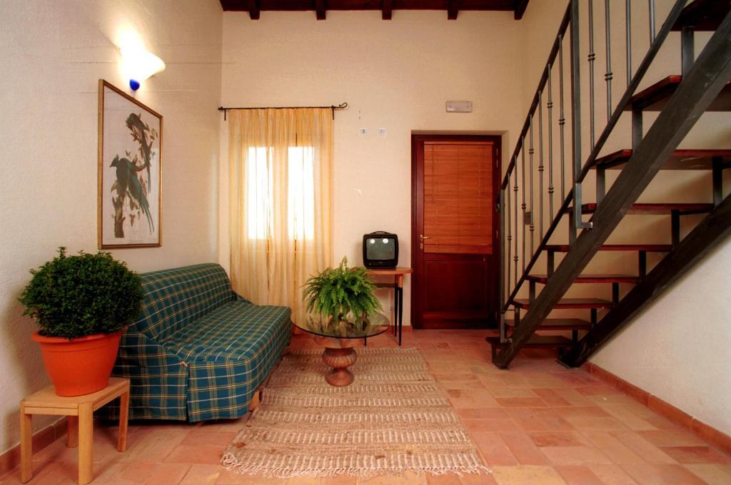 Gasthaus Agriturismo Lecanfore Castel di Leva Zimmer foto